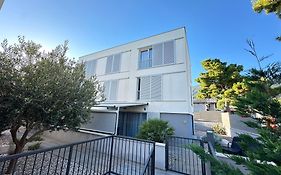Apartments Dva Galeba